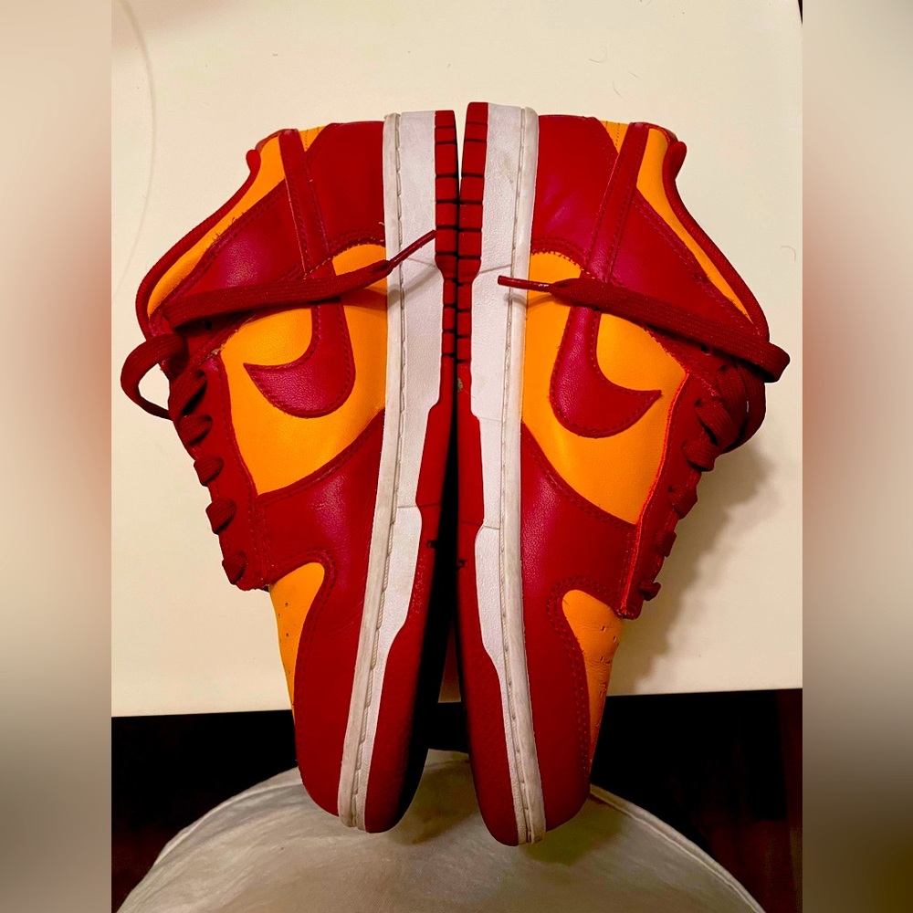 Dunks low